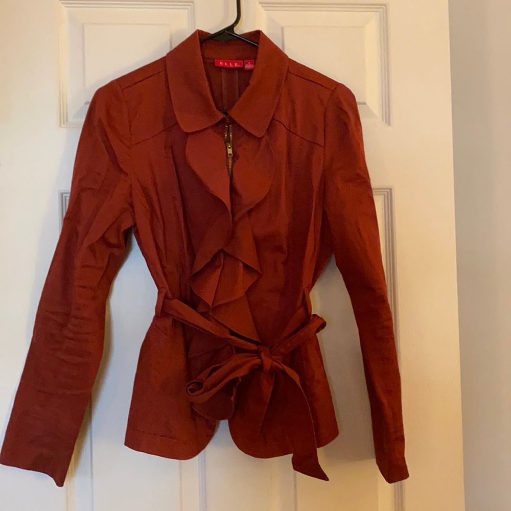Lovely ruffle jacket with tie waist